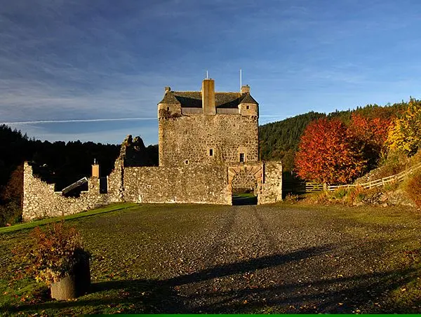 Neidpath Castle 
