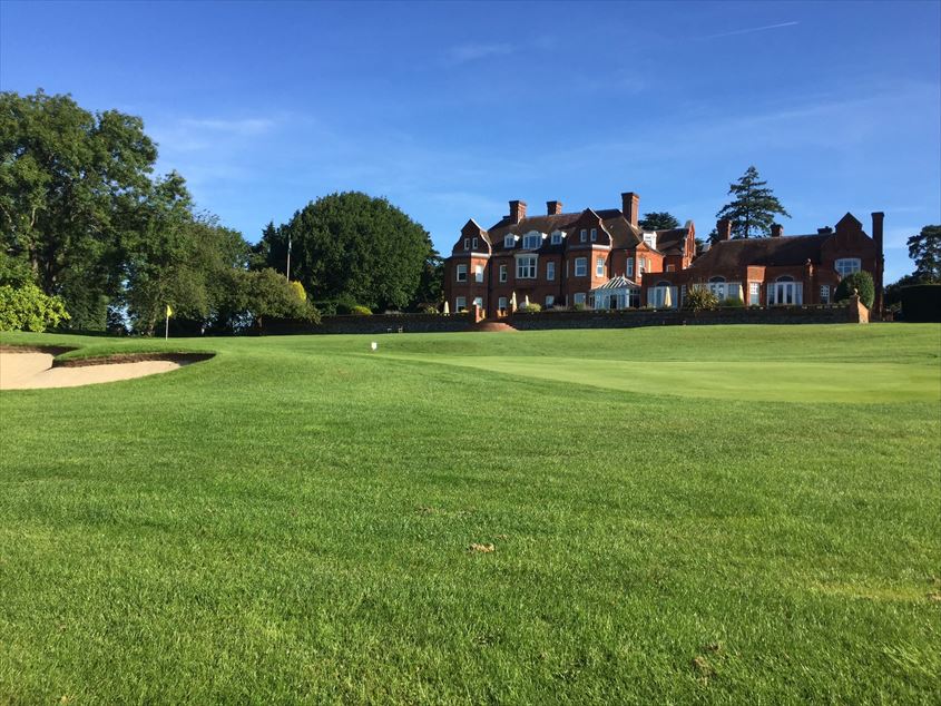 Tyrrells Wood Golf Club Leatherhead Surrey Your Wedding Day Is One Of The Most Memorable And Special Occasions In Your Life Choosing Your Venue Is A Big Decision Venues4hire Org