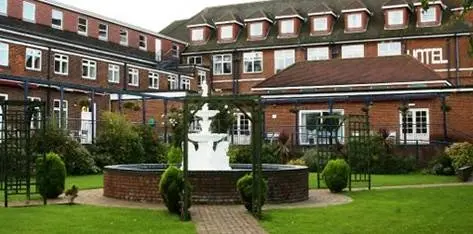 Thurrock Hotel