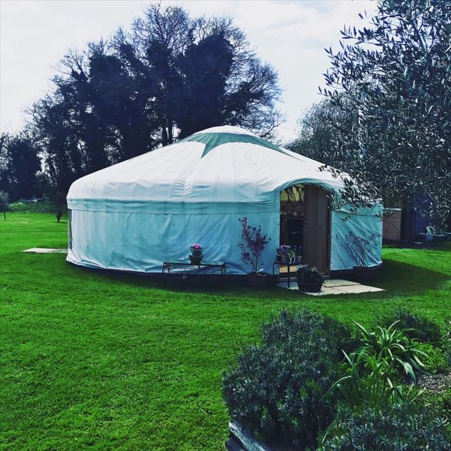 YURT @ Riverside Cottage YURT @ Riverside Cottage