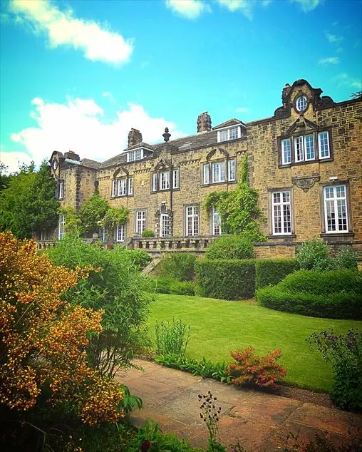 Hoyle Court