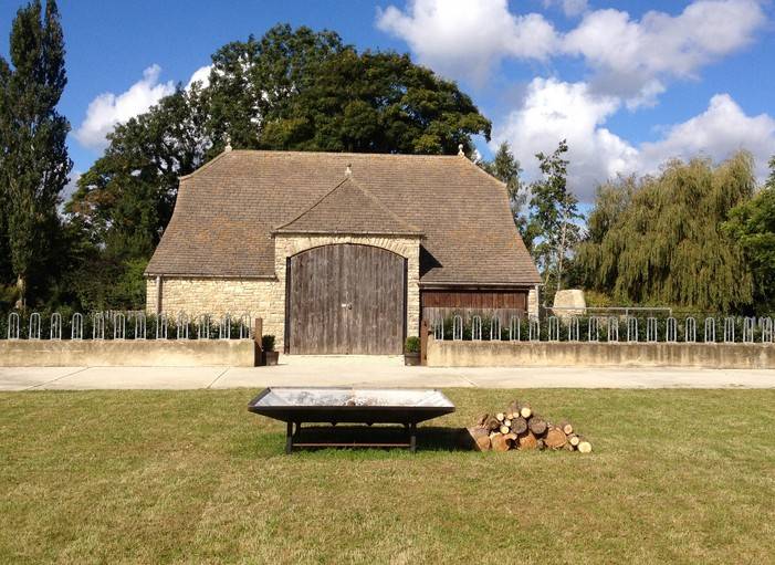 Jenners Barn Whelford Gloucestershire Weddings Jenners Barn Is