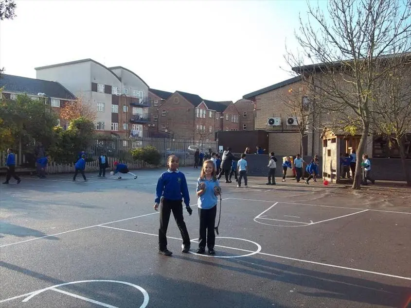 Gladstone Park School Hall