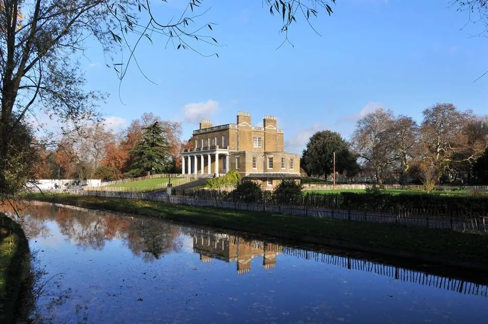 Clissold House