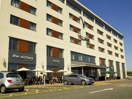 Village Urban Resort Swansea