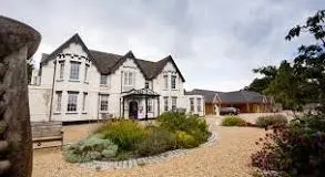 Carlton Manor Hotel