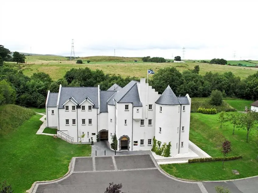 Glenskirlie House and Castle