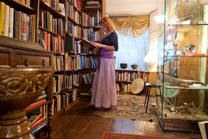 Treadwell's Books
