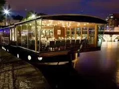 Glassboat restaurant!