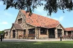 Ye Olde Plough House Upminster Essex Set Amongst 12 Acres Of 