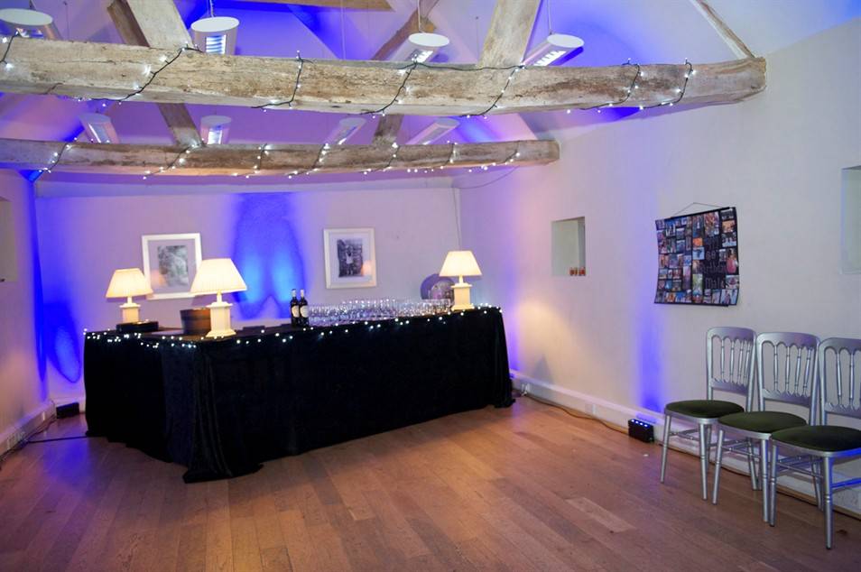 Monkton Barn, Marlow, Buckinghamshire Weddings, Big parties and