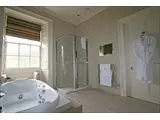 Selkirk Jacuzzi Bathroom