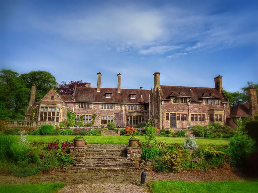 Gean House, Alloa, Scotland Gean House is a privately owned house and