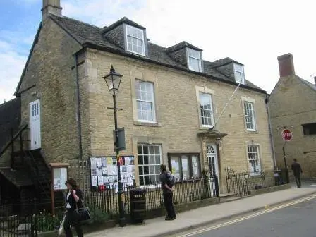 Charlbury Corner House