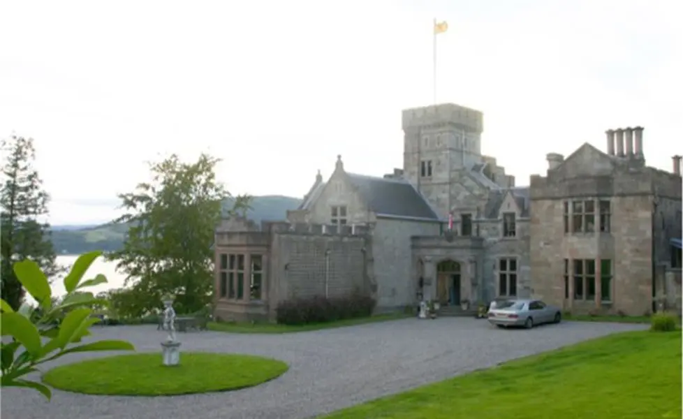 Craigrownie Castle
