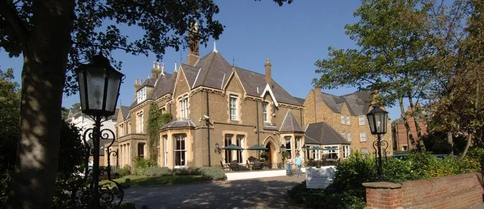 Cotswold Lodge Hotel