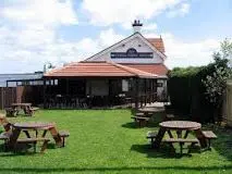 The Three Horseshoes