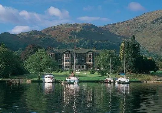 The Inn On The Lake